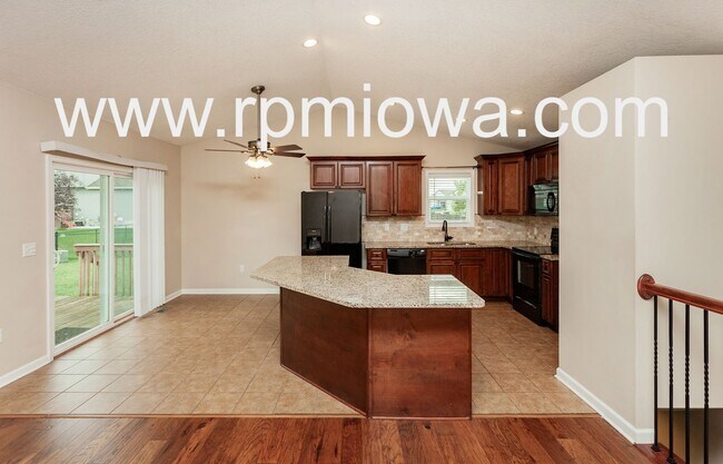 Building Photo - ESTABLISHED NEIGHBORHOOD!!! 4 Bedroom, 3 Bath Home in Ankeny