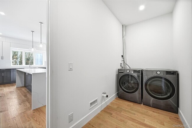 Building Photo - 67 Paulding Ln