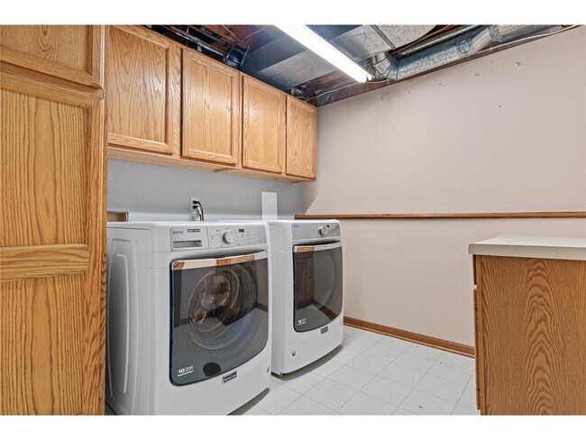 Building Photo - 8551 Flamingo Dr