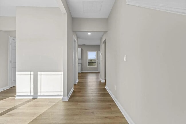 Building Photo - 933 Camden Ct
