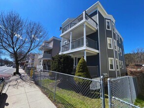 Building Photo - 3907 Washington St