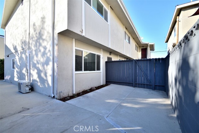 Building Photo - 2618 Mathews Ave