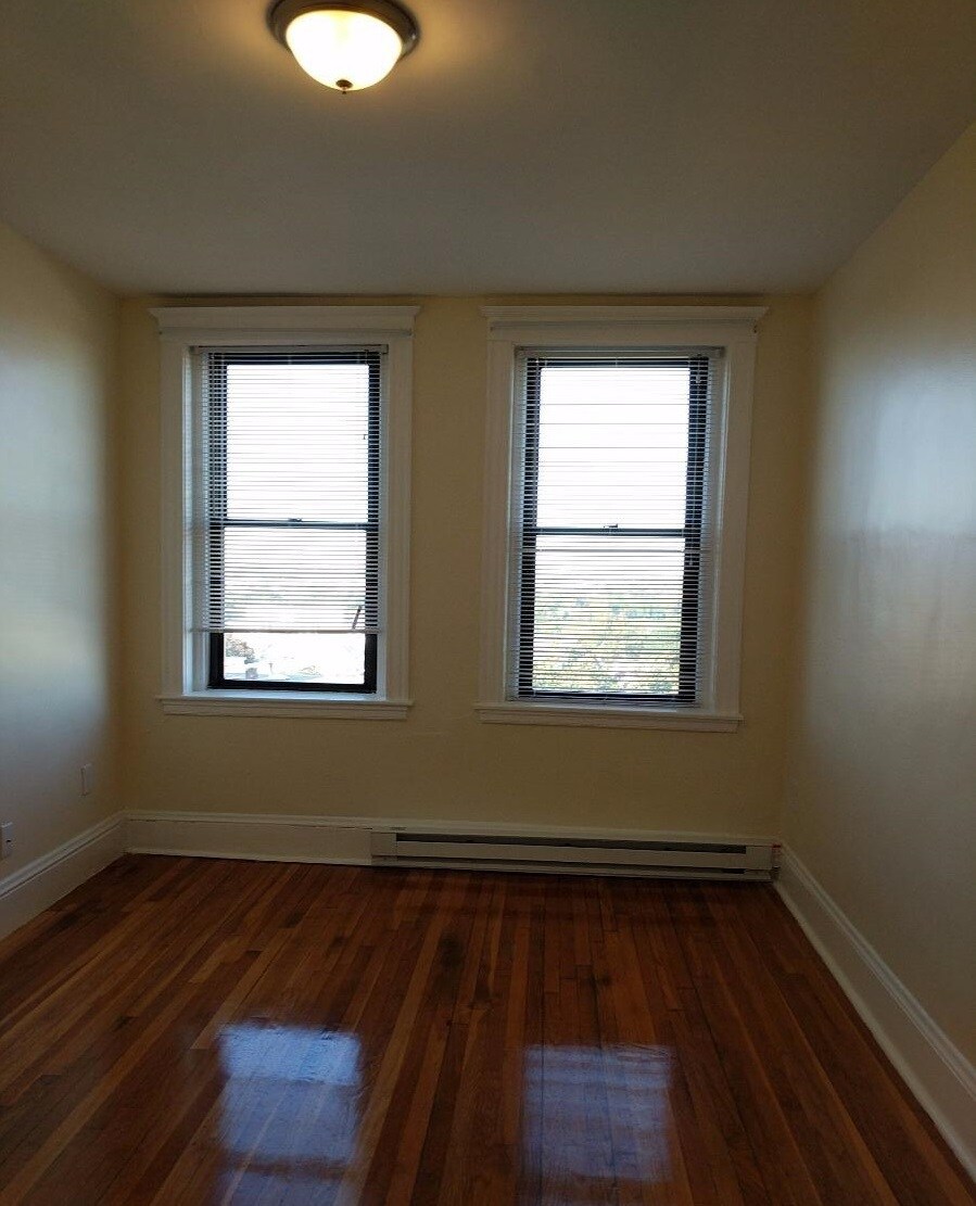 Building Photo - 375 Broadway