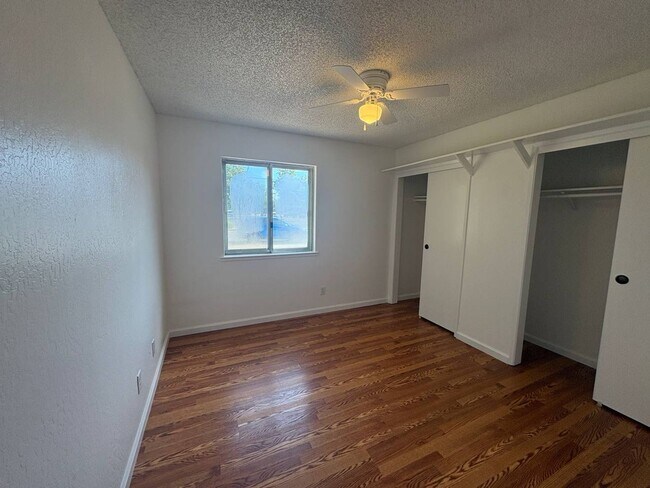 Building Photo - 4724 W Ashlan Ave