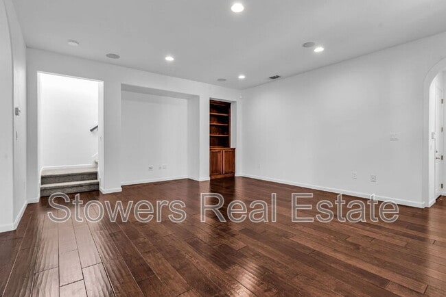 Building Photo - 4685 Malayan St