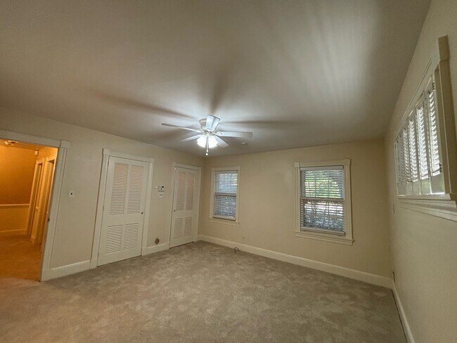 Building Photo - 1513 Raeford Rd