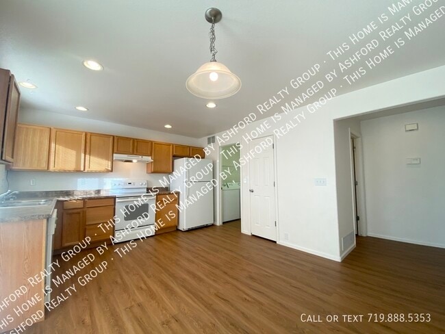 Building Photo - 6530 Fowler Dr