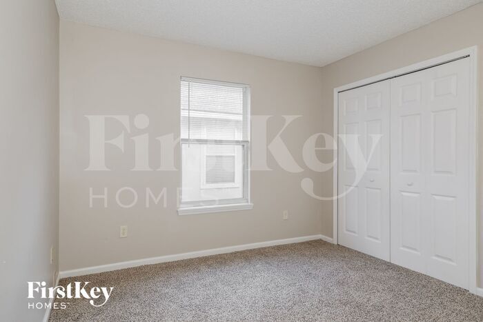 Building Photo - 489 MacKenzie Cir