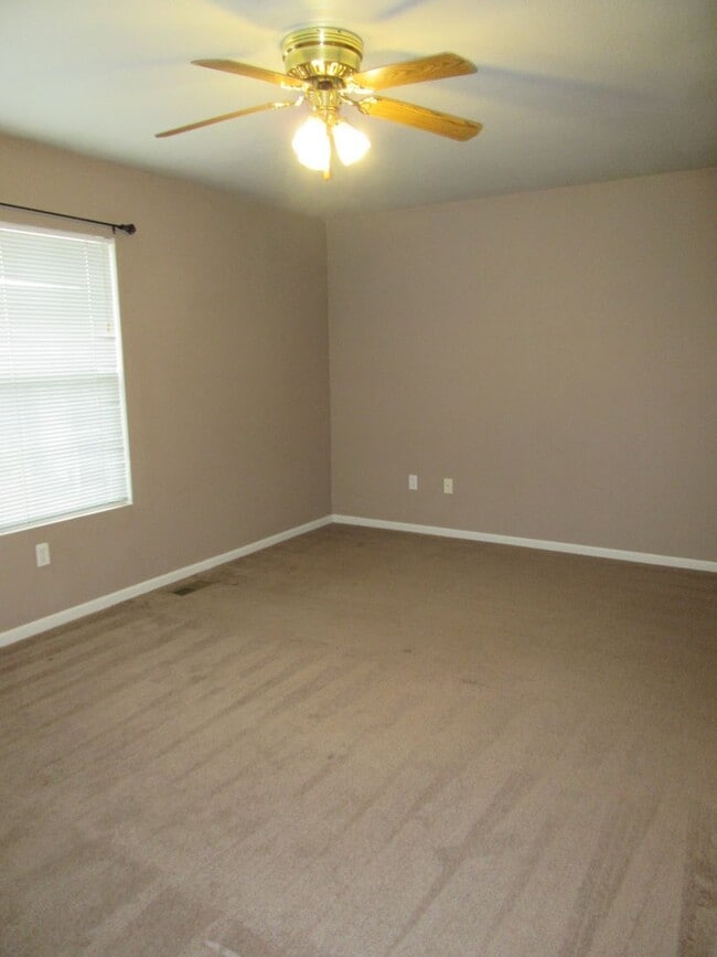 Building Photo - Available July 1st