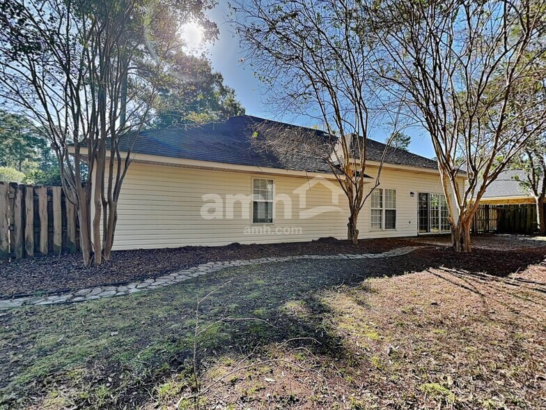 Building Photo - 103 Richmond Way