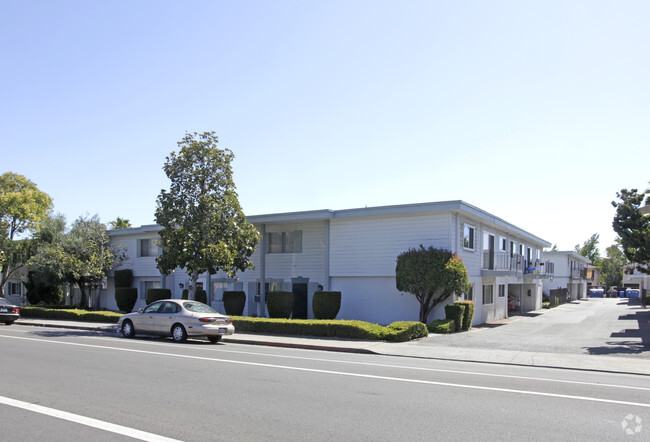 Primary Photo - 1624 Hollenbeck Ave