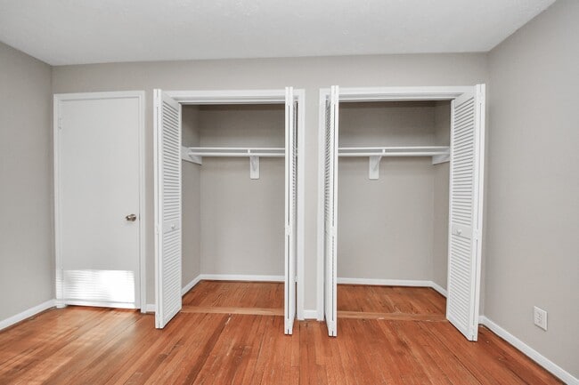 Building Photo - 7914 Marinette Dr