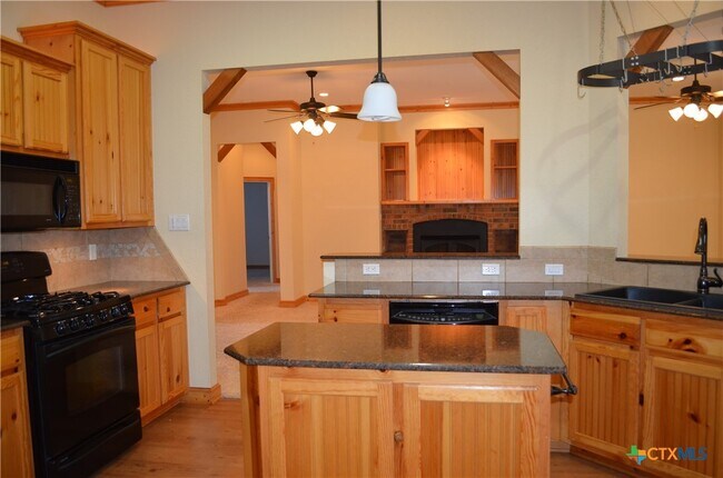 Building Photo - 1804 Iron Jacket Trail