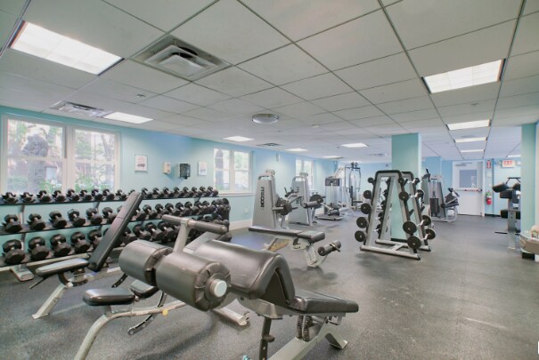 Building Photo - 1 S Point Dr