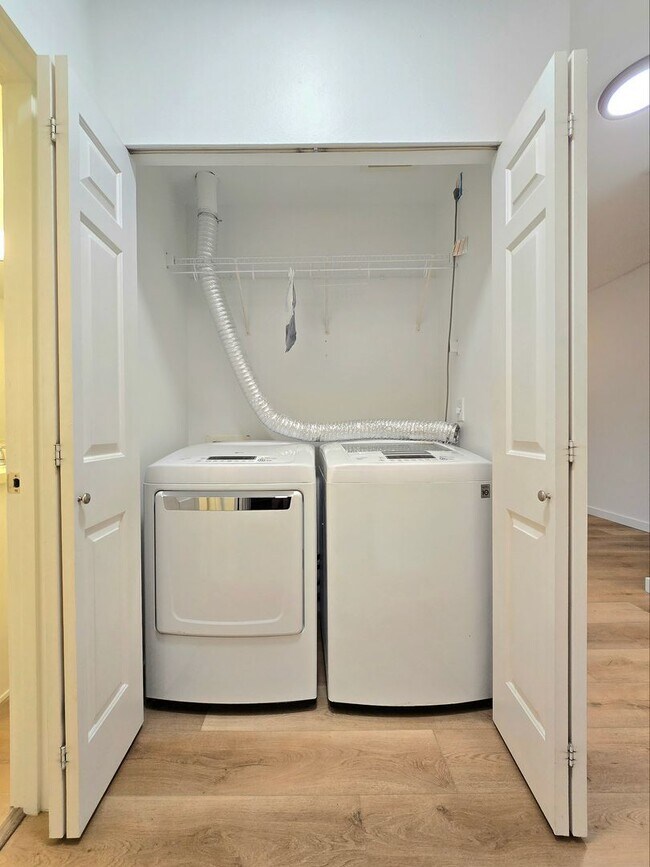 Building Photo - 1 Bedroom 1 Bathroom Condo in Bothell - Pet Friendly!