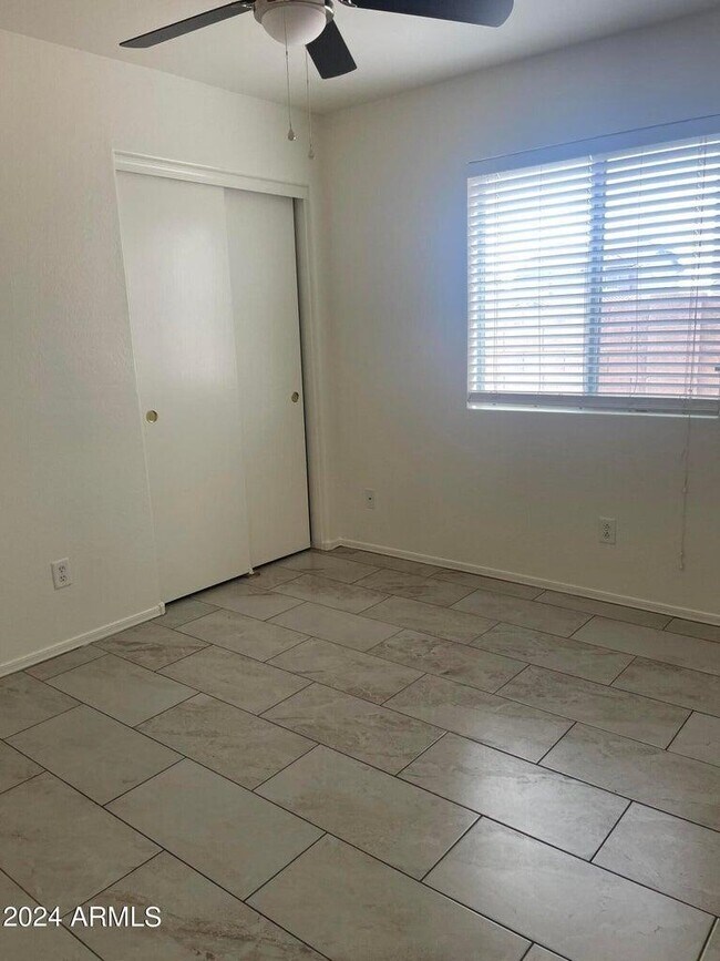 Building Photo - 1333 S 220th Dr