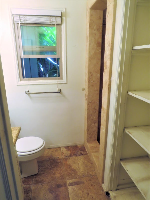 Building Photo - 666 Glenneyre St