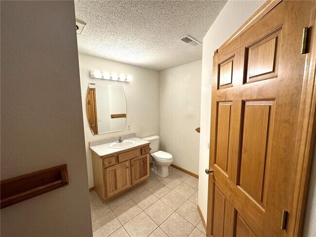 Building Photo - 1271 Pinewood Trail
