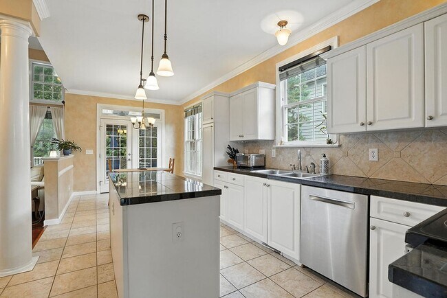 Building Photo - 210 Roebling Ln