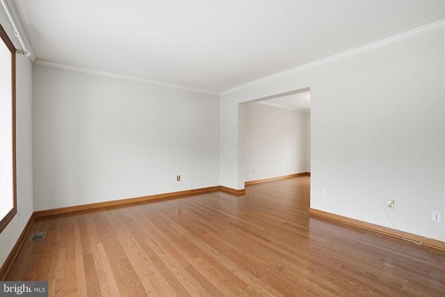 Building Photo - 56 Jasen Dr