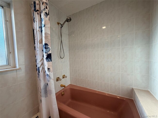 Building Photo - 76-12 175th St