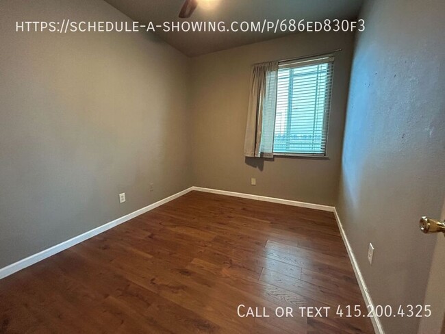 Building Photo - 637 Laurelwood Cir