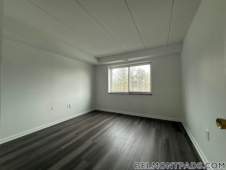 Building Photo - 55 Hill Rd