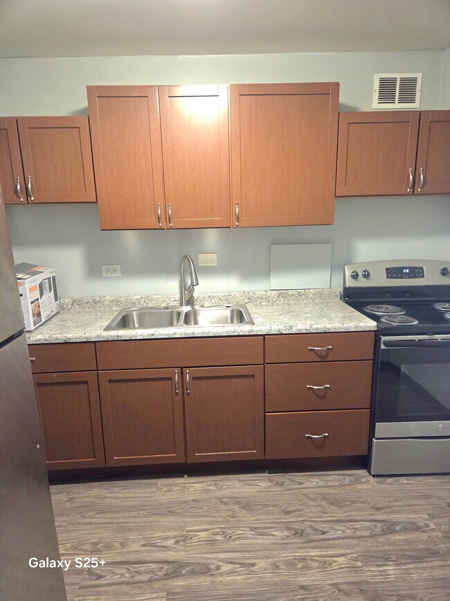 Building Photo - Lake Terrace Condominiums