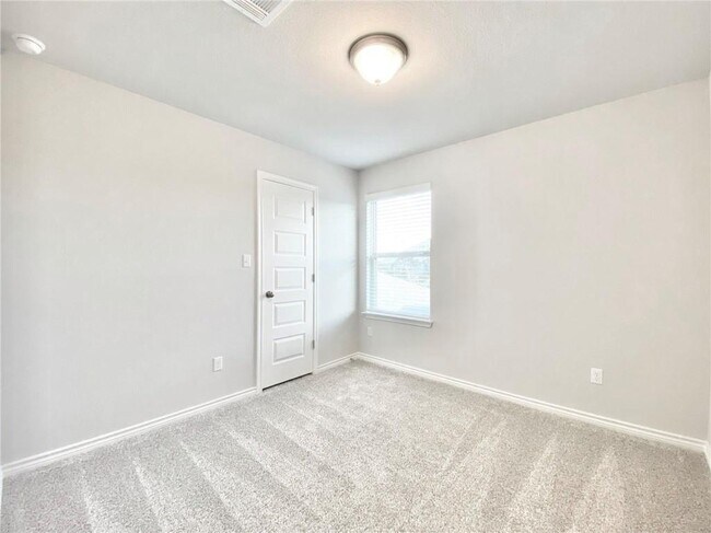 Building Photo - 1720 Fountain Bridge Dr