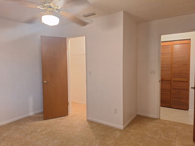 Building Photo - PELICAN COVE WEST 2BR 2BA FOR RENT