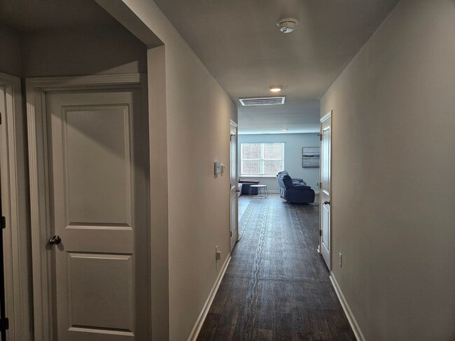 Building Photo - Lovely 3 Bedroom, 2 bath unfurnished home located in Sneads Ferry - Everett's Creek community