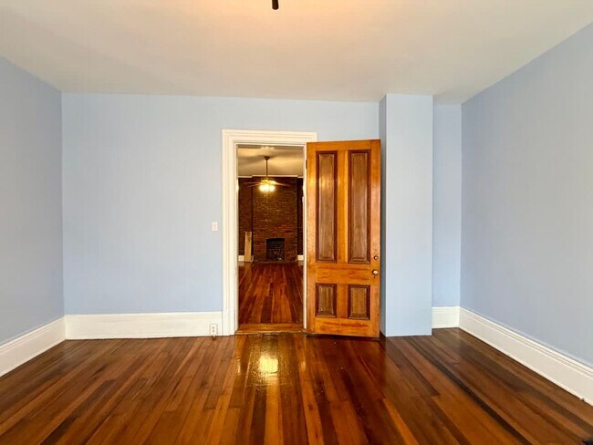 Building Photo - 365 S Upper St