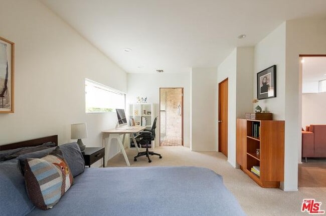 Building Photo - 2337 Hill St