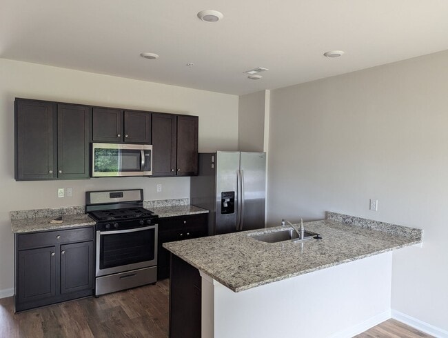 Building Photo - Spacious 3BR/2.5BA Home Coming Soon in York!