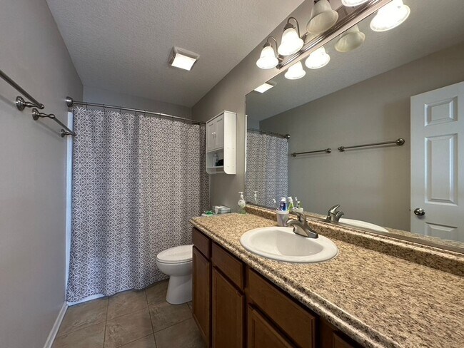 Building Photo - HUGE YARD!! 4 Bedroom, 3.5 Bath in Granger