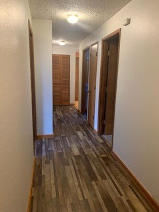 Building Photo - Exceptional Home in North Bend