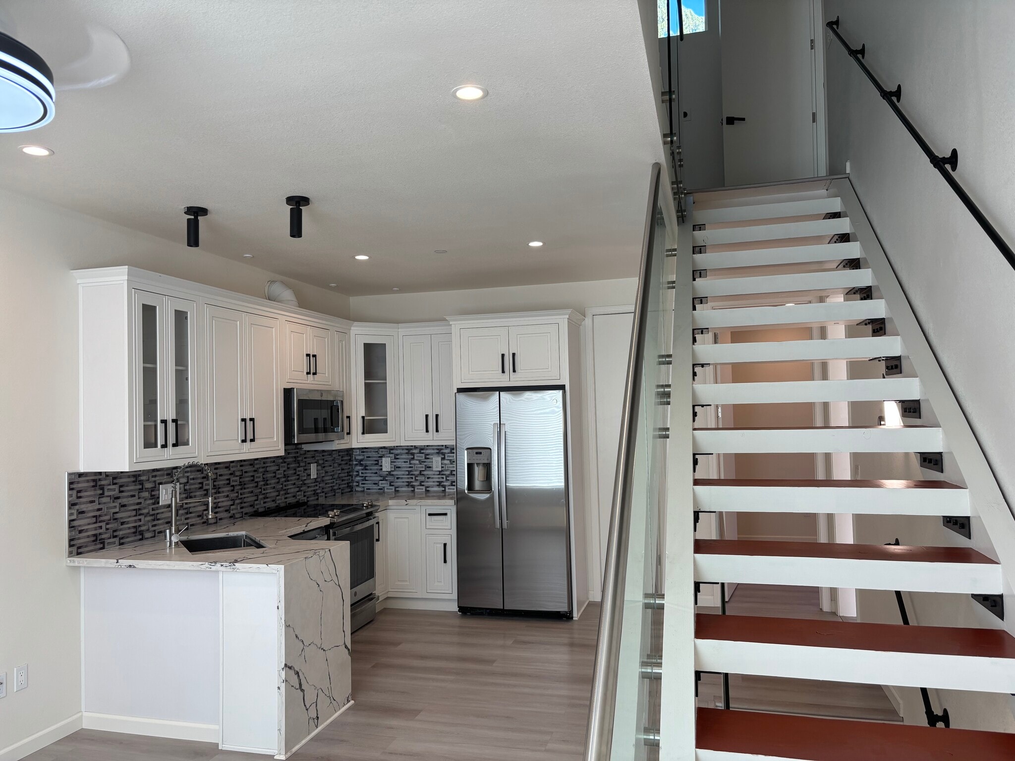 Building Photo - 625 Craig Ave