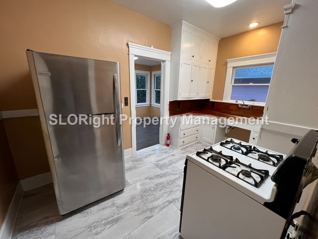 Building Photo - AVAILABLE JUNE - Charming 2 Bedroom / 1 Bathroom SLO Home