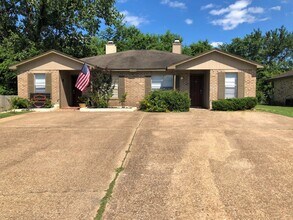 Building Photo - 3702EL