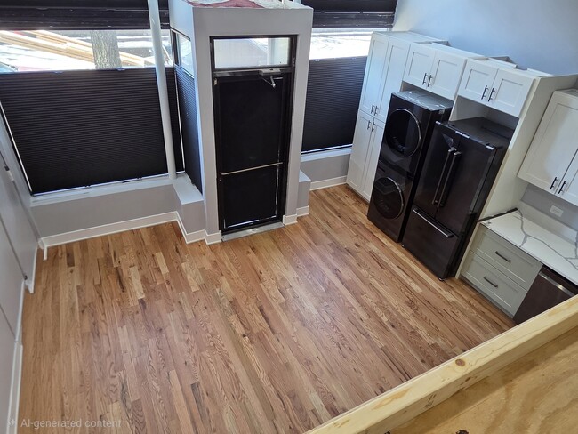 Building Photo - 831 S Western Ave