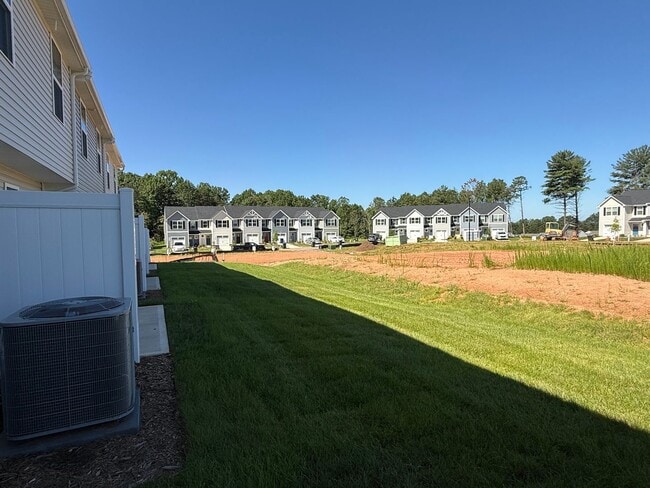 Building Photo - Modern 3-Bedroom Townhouse with Garage & P...