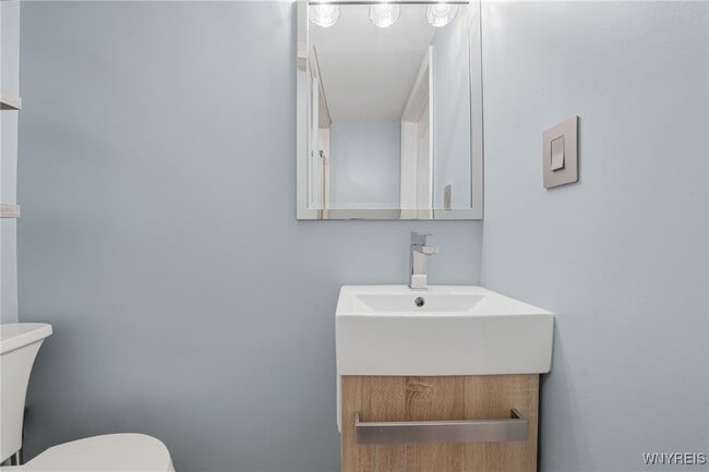 Building Photo - 151 Conant Dr