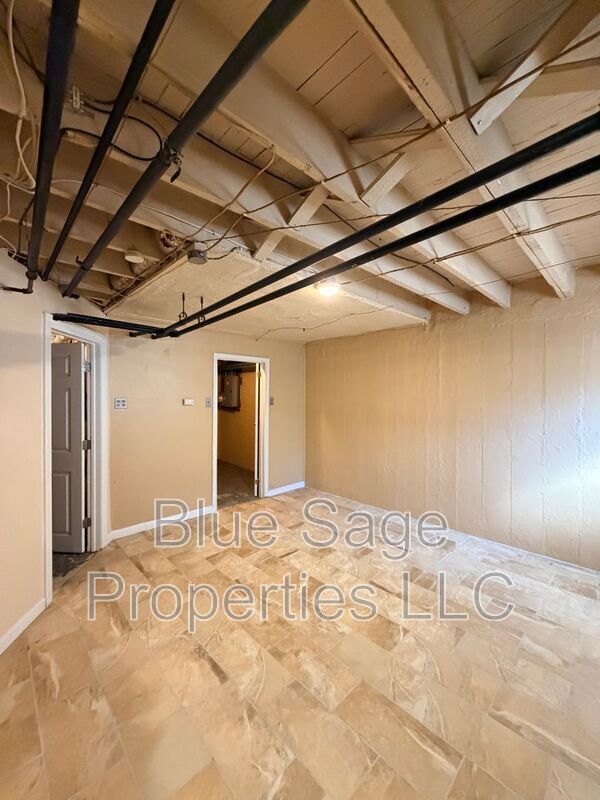 Building Photo - 620 Copley Rd