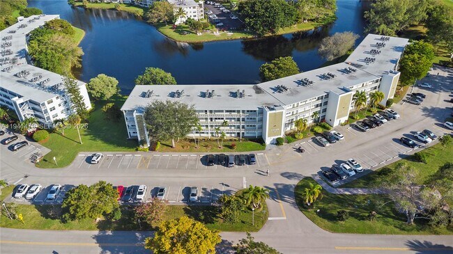 Building Photo - 1018 Durham A