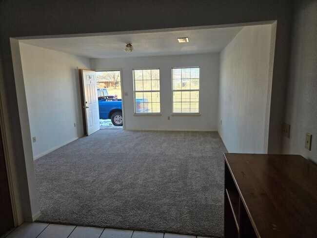 Building Photo - 2433 E 21st St