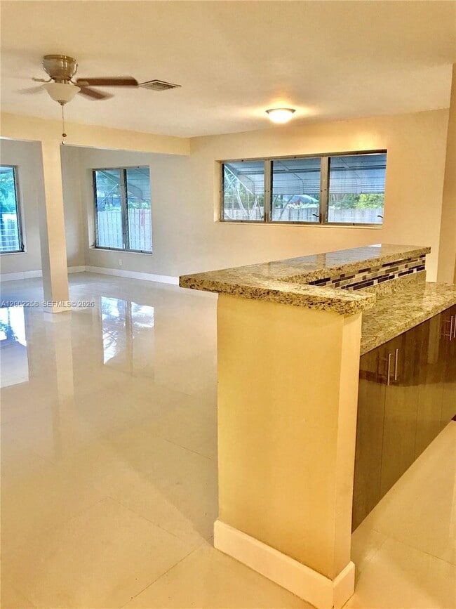 Building Photo - 3700 Taft St