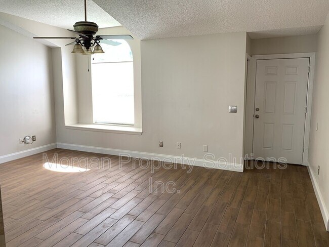Building Photo - 9981 Triple Crown Cir