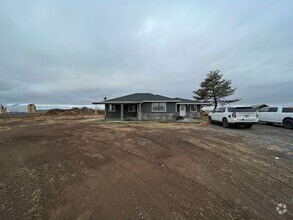 Building Photo - Country Living!!