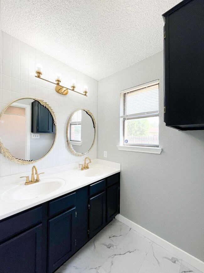 Building Photo - Available NOW!!!! This charming 2 story, 4...