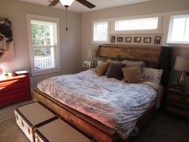 Building Photo - 330 N Leak St